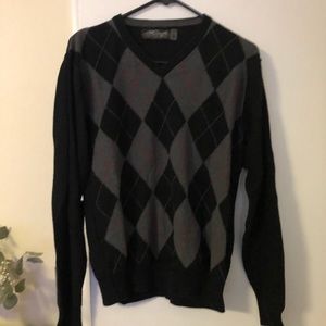 Retrofit back argyle sweater